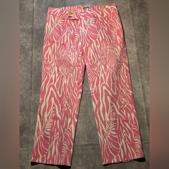 Lilly Pulitzer Pants - Lilly Pulitzer Palm Beach Fit Cropped Pants Pink Palm Sz 4 Gold Button‎ Preppy